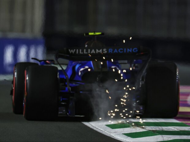 Titel-Bild zur News: Logan Sargeant (Williams FW45) im Qualifying zum Formel-1-Rennen in Saudi-Arabien 2023