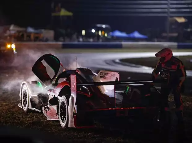 Porsche-Friedhof Turn 3: Beide 963 und der WTR-Acura waren auf einen Schlag raus Titel-Bild zur News: Porsche-Friedhof Turn 3: Beide 963 und der WTR-Acura waren auf einen Schlag raus