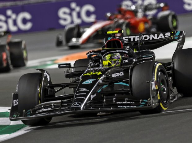 Lewis Hamilton im Mercedes W14 im Formel-1-Rennen 2023 in Dschidda Lewis Hamilton im Mercedes W14 im Formel-1-Rennen 2023 in Dschidda
