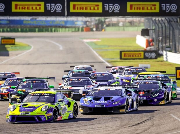 Spektakuläre GT3-Sportwagen liefern ähnliche Action wie früher Tourenwagen Spektakuläre GT3-Sportwagen liefern ähnliche Action wie früher Tourenwagen