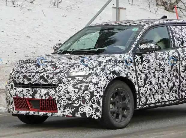 Fiat-500X-Nachfolger als Erlkönig Titel-Bild zur News: Fiat-500X-Nachfolger als Erlkönig