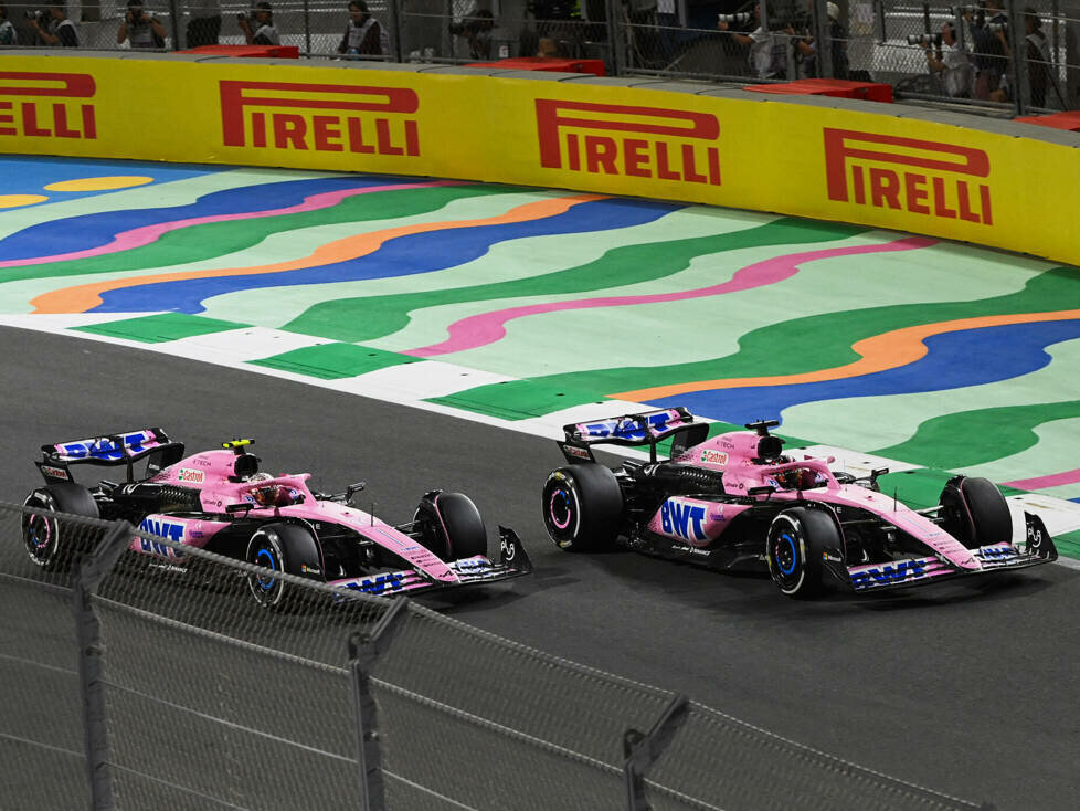Esteban Ocon und Pierre Gasly (Alpine A523) beim Formel-1-Rennen in Dschidda 2023