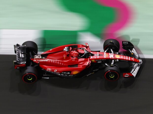 Charles Leclerc im Ferrari SF-23 aus der Formel-1-Saison 2023 Charles Leclerc im Ferrari SF-23 aus der Formel-1-Saison 2023