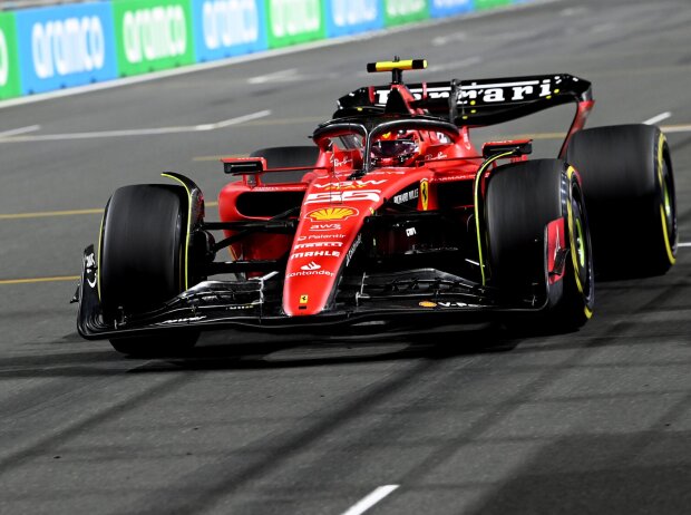 Carlos Sainz im Ferrari SF-23 beim Grand Prix von Saudi-Arabien 2023 Carlos Sainz im Ferrari SF-23 beim Grand Prix von Saudi-Arabien 2023