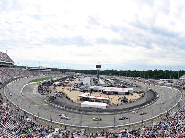 NASCAR-Action auf dem Richmond Raceway NASCAR-Action auf dem Richmond Raceway