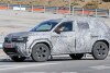 Dacia Duster (2024) erstmals mit Serienkarosserie erwischt