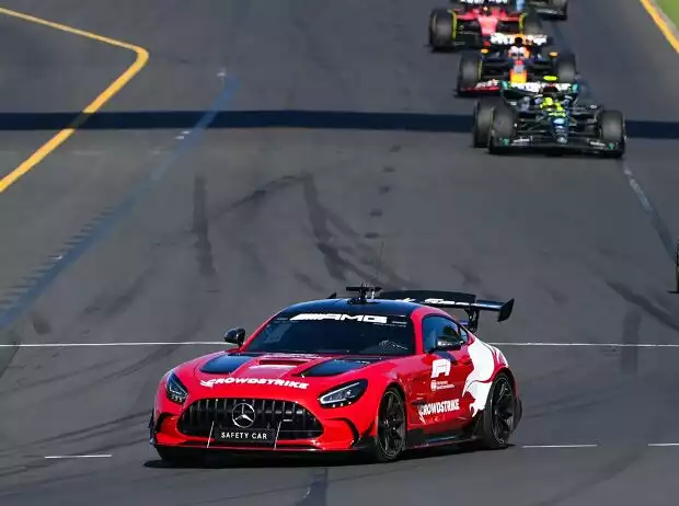 George Russell, Lewis Hamilton, Max Verstappen Titel-Bild zur News: George Russell, Lewis Hamilton, Max Verstappen