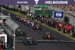 Fernando Alonso (Aston Martin), Carlos Sainz (Ferrari) und Lance Stroll (Aston Martin) 