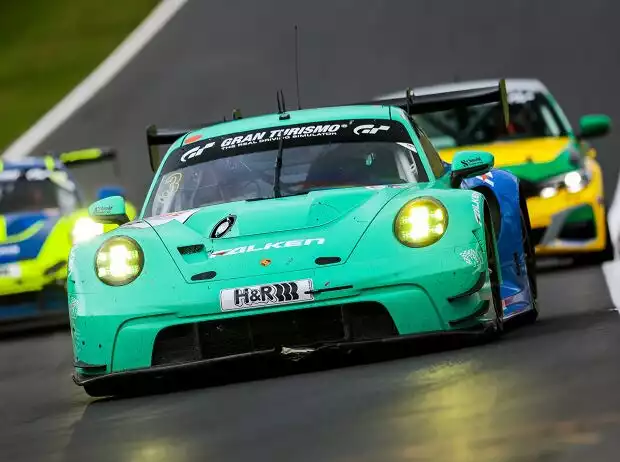 Hier fuhr der Falken- noch vor dem Rutronik-Porsche, im Ziel war es umgekehrt Titel-Bild zur News: Hier fuhr der Falken- noch vor dem Rutronik-Porsche, im Ziel war es umgekehrt