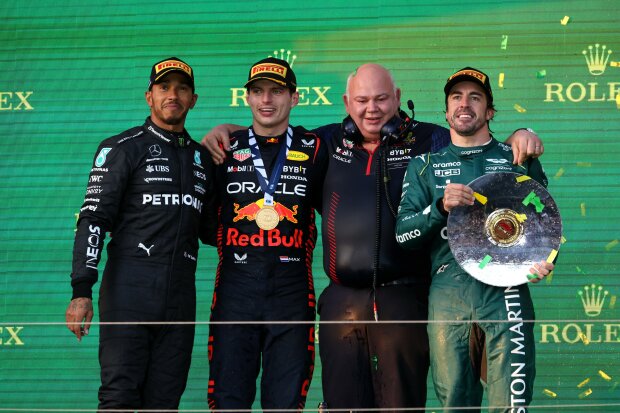 Lewis Hamilton Max Verstappen Fernando Alonso Mercedes Mercedes F1Red Bull Red Bull F1Aston Martin Aston Martin F1 ~Lewis Hamilton (Mercedes), Max Verstappen (Red Bull) und Fernando Alonso (Aston Martin) ~ 