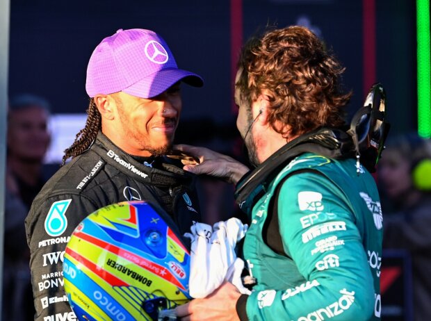 Titel-Bild zur News: Lewis Hamilton (Mercedes) und Fernando Alonso (Aston Martin) duellierten sich bis zum Schluss um P2 in Melbourne