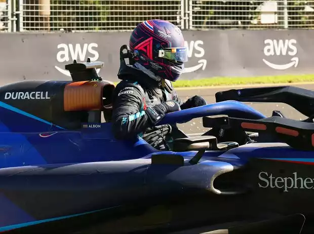 Alexander Albon hat einen Unfall beim Formel-1-Rennen in Melbourne 2023 Titel-Bild zur News: Alexander Albon hat einen Unfall beim Formel-1-Rennen in Melbourne 2023