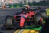 Bild zum Inhalt: Zweierlei Maß: Ferrari legt Einspruch gegen Strafe von Carlos Sainz ein