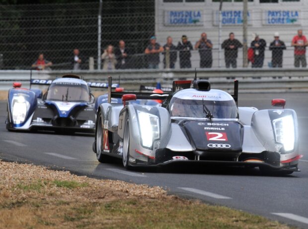 Der bisher knappste Zieleinlauf in Le Mans: 2011 schlägt Audi Peugeot um weniger als 14 Sekunden Der bisher knappste Zieleinlauf in Le Mans: 2011 schlägt Audi Peugeot um weniger als 14 Sekunden