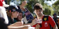 Charles Leclerc (Ferrari) mit Fans beim Formel-1-Rennen in Australien 2023