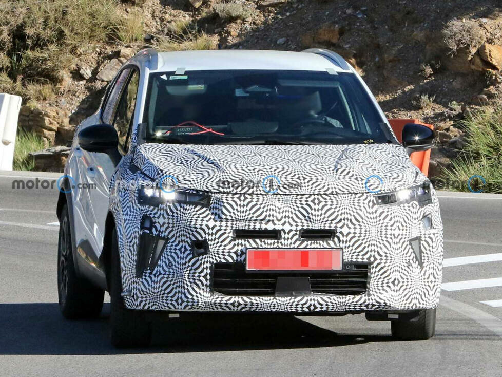 Renault Captur (2023) mit Facelift als Erlkönig