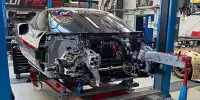 Der nach dem Unfall zerstörte Ferrari vom Wochenspiegel Team Monschau