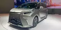 Bild zum Inhalt: Lexus LM (2023): Luxus-Van mit 48-Zoll-Screen kommt nach Europa