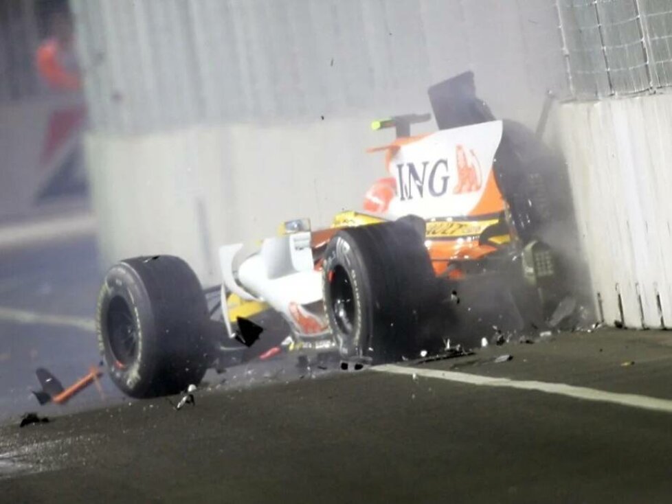 Nelson Piquets Unfall beim Großen Preis von Singapur 2008