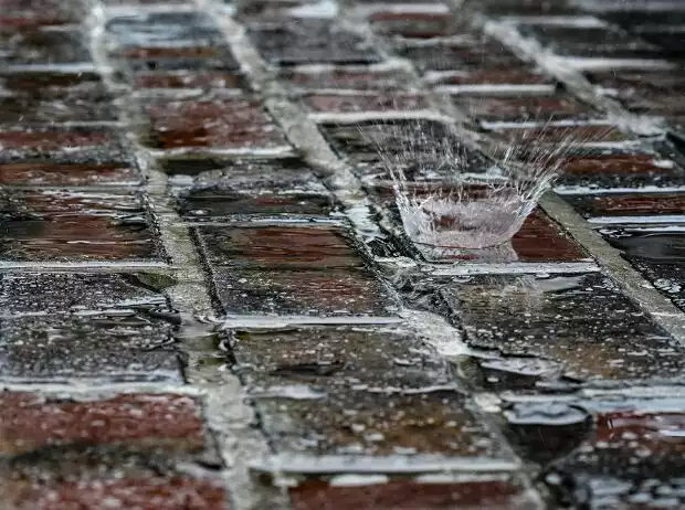 Regen am Indianapolis Motor Speedway Titel-Bild zur News: Regen am Indianapolis Motor Speedway