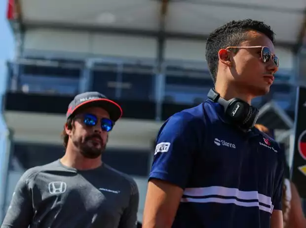 Titel-Bild zur News: Fernando Alonso (McLaren) und Pascal Wehrlein (Sauber) vor dem Formel-1-Rennen in Baku 2017