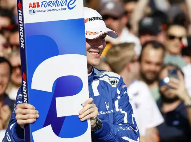 Maximilian Günther (Maserati) jubelt über Platz drei beim Formel-E-Rennen in Berlin 2023 Titel-Bild zur News: Maximilian Günther (Maserati) jubelt über Platz drei beim Formel-E-Rennen in Berlin 2023