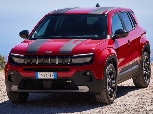 Jeep Avenger mit Mopar-Zubehör (2023) Jeep Avenger mit Mopar-Zubehör (2023)