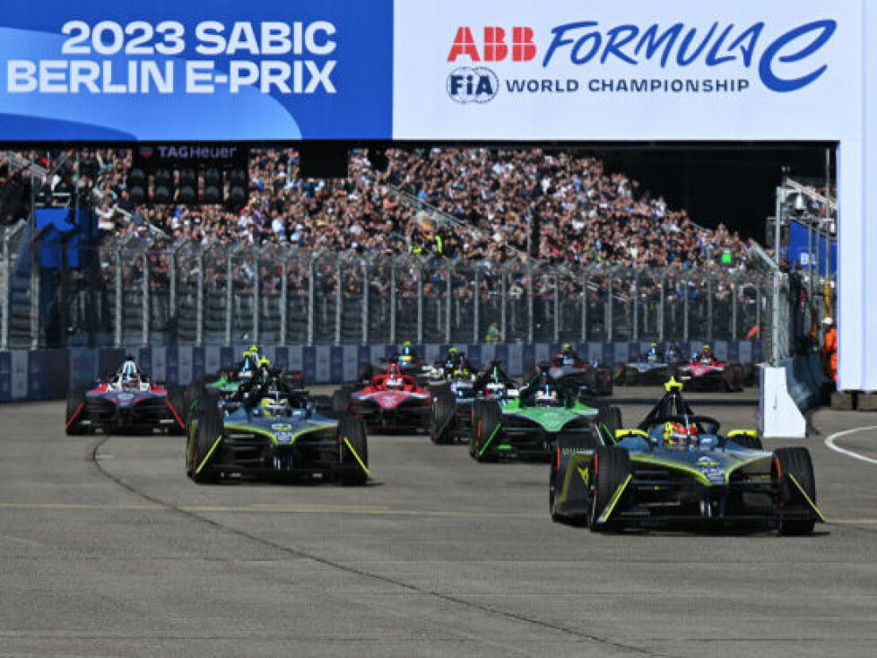 Der Start zum Formel-E-Rennen in Berlin 2023
