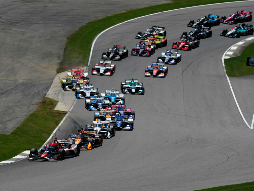 Start zum IndyCar-Rennen im Barber Motorsports Park in Birmingham 2022: Rinus VeeKay (Carpenter-Chevrolet) führt