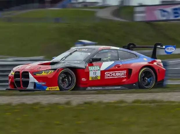 Titel-Bild zur News: Schubert Motorsport startet mit Ben Green und Edoardo Coseteng im ADAC GT Masters 2023