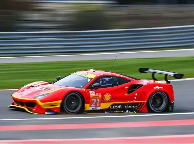 Der AF-Corse-Ferrari #21 muss neu aufgebaut werden und hat für das Rennen eine Strafe Titel-Bild zur News: Der AF-Corse-Ferrari #21 muss neu aufgebaut werden und hat für das Rennen eine Strafe