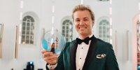 Nico Rosberg erhält in der Frankfurter Paulskirche den Wertepreis 2023