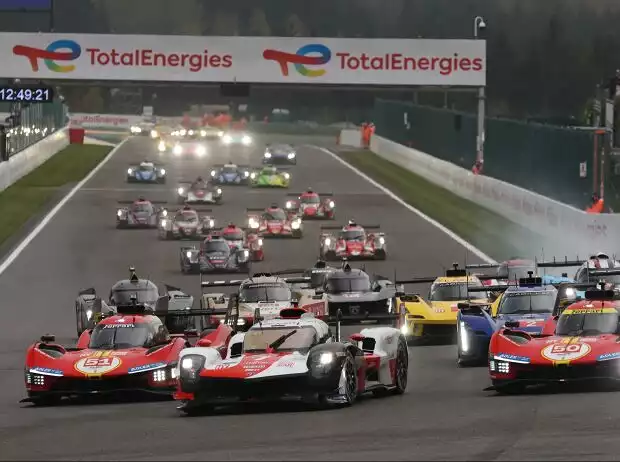 Jose Maria Lopez, Kamui Kobayashi, Mike Conway, Startphase Titel-Bild zur News: Jose Maria Lopez, Kamui Kobayashi, Mike Conway, Startphase