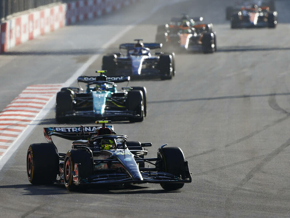 Alexander Albon, Lewis Hamilton, Fernando Alonso