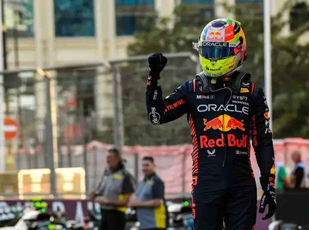 Sergio Perez (Red Bull) feiert den Sieg beim Formel-1-Sprint in Baku 2023 Titel-Bild zur News: Sergio Perez (Red Bull) feiert den Sieg beim Formel-1-Sprint in Baku 2023