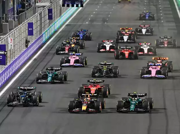 Sergio Perez, Fernando Alonso Titel-Bild zur News: Sergio Perez, Fernando Alonso
