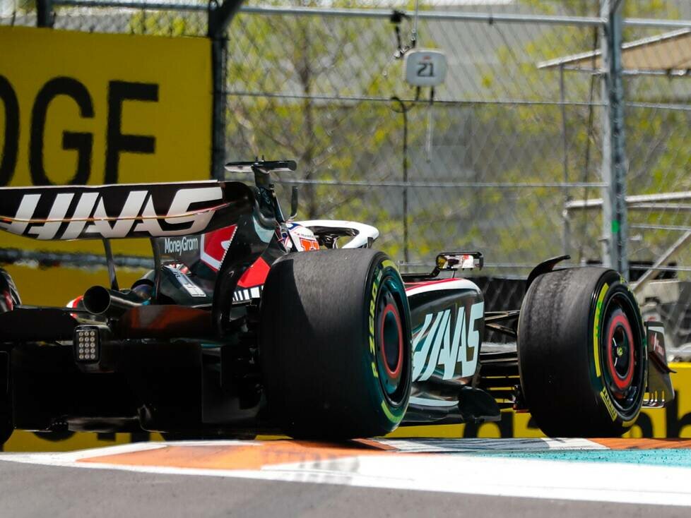 Kevin Magnussen im Haas VF-23 im Training zum Rennen in Miami 2023