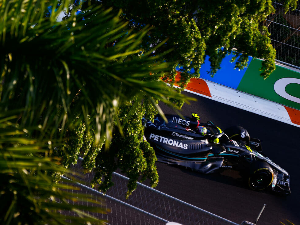 Lewis Hamilton (Mercedes W14) beim Training zum Formel-1-Rennen in Miami 2023