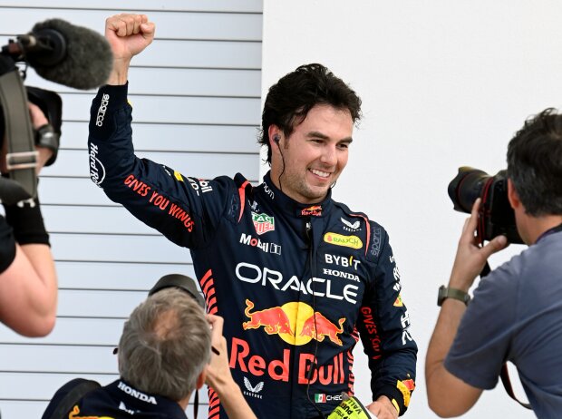 Titel-Bild zur News: Sergio Perez (Red Bull) jubelt über die Poleposition beim Formel-1-Rennen in Miami 2023
