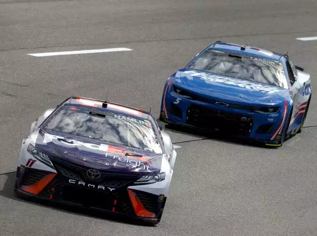 Denny Hamlin, Kyle Larson Titel-Bild zur News: Denny Hamlin, Kyle Larson