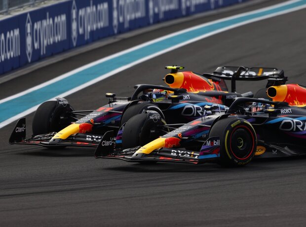 Titel-Bild zur News: Max Verstappen überholt seinen Red-Bull-Teamkollegen Sergio Perez für den Sieg im Formel-1-Rennen in Miami 2023