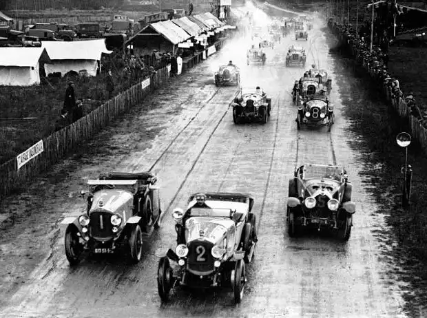 Start zu den 24h Le Mans 1923 Titel-Bild zur News: Start zu den 24h Le Mans 1923