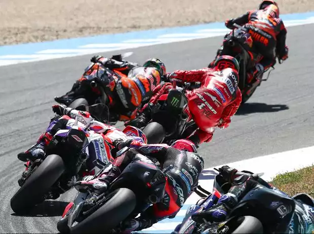 Titel-Bild zur News: MotoGP-Action in Jerez