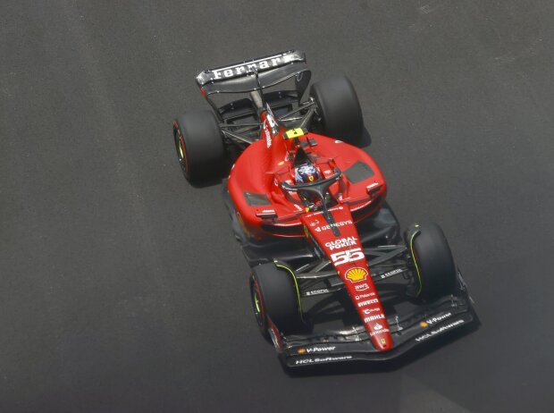 Titel-Bild zur News: Carlos Sainz im Ferrari SF-23 beim Formel-1-Rennen in Miami 2023