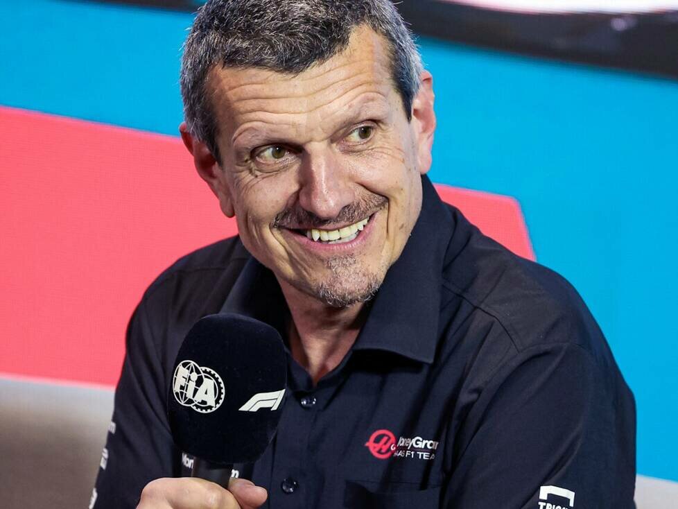 Haas-Teamchef Günther Steiner in der Formel-1-Pressekonferenz in Miami 2023