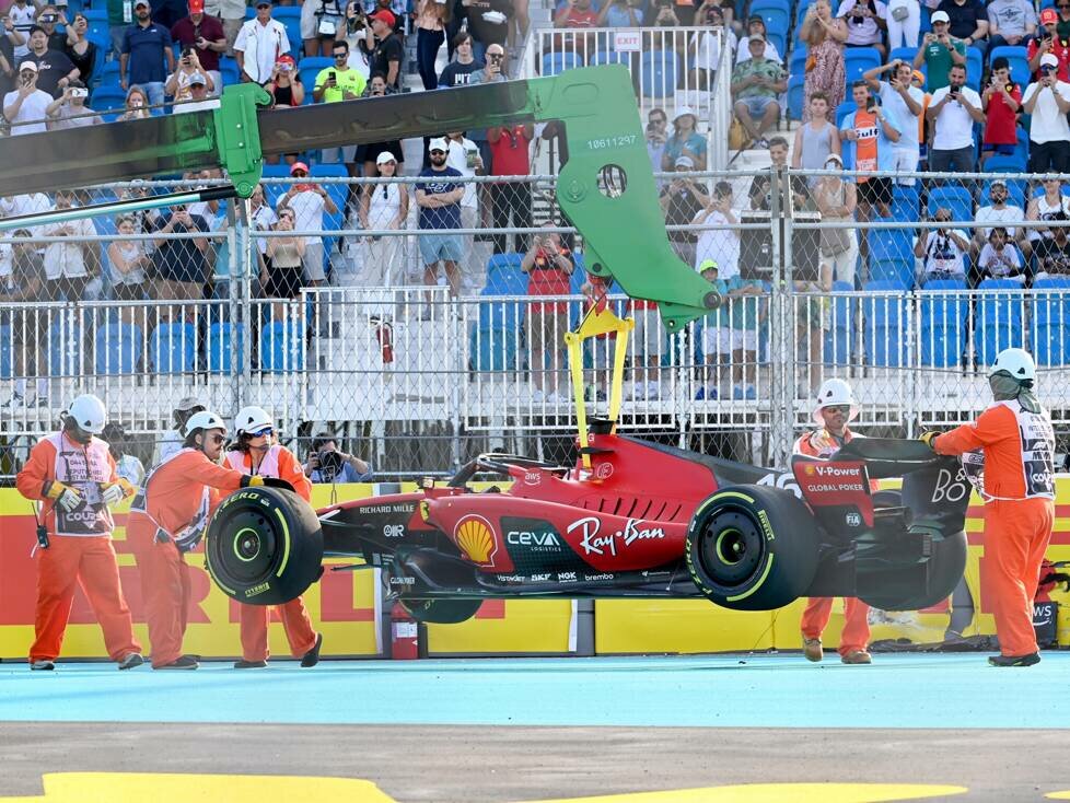 Das Unfallauto von Charles Leclerc nach einem Crash beim Miami-Grand-Prix 2023