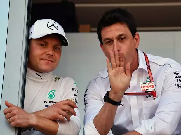 Valtteri Bottas, Toto Wolff Titel-Bild zur News: Valtteri Bottas, Toto Wolff