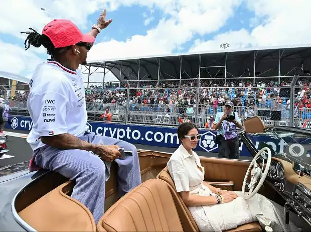 Lewis Hamilton fährt gerne auf neuen Strecken wie Miami Titel-Bild zur News: Lewis Hamilton fährt gerne auf neuen Strecken wie Miami