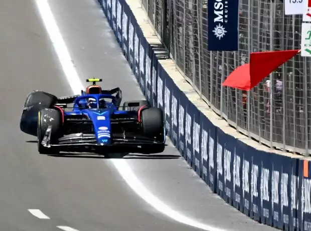 Der Unfall von Formel-1-Pilot Logan Sargeant (Williams) in Baku 2023 Titel-Bild zur News: Der Unfall von Formel-1-Pilot Logan Sargeant (Williams) in Baku 2023
