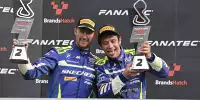 Maxime Martin und Valentino Rossi auf dem Podium in Brands Hatch